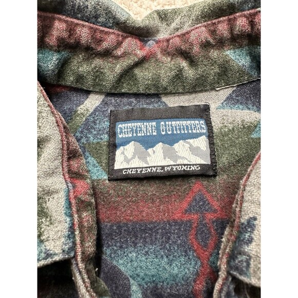 Cheyenne Outfitters Large Men’s Long Sleeve Button Down Collared Southwest Shirt - Picture 6 of 9